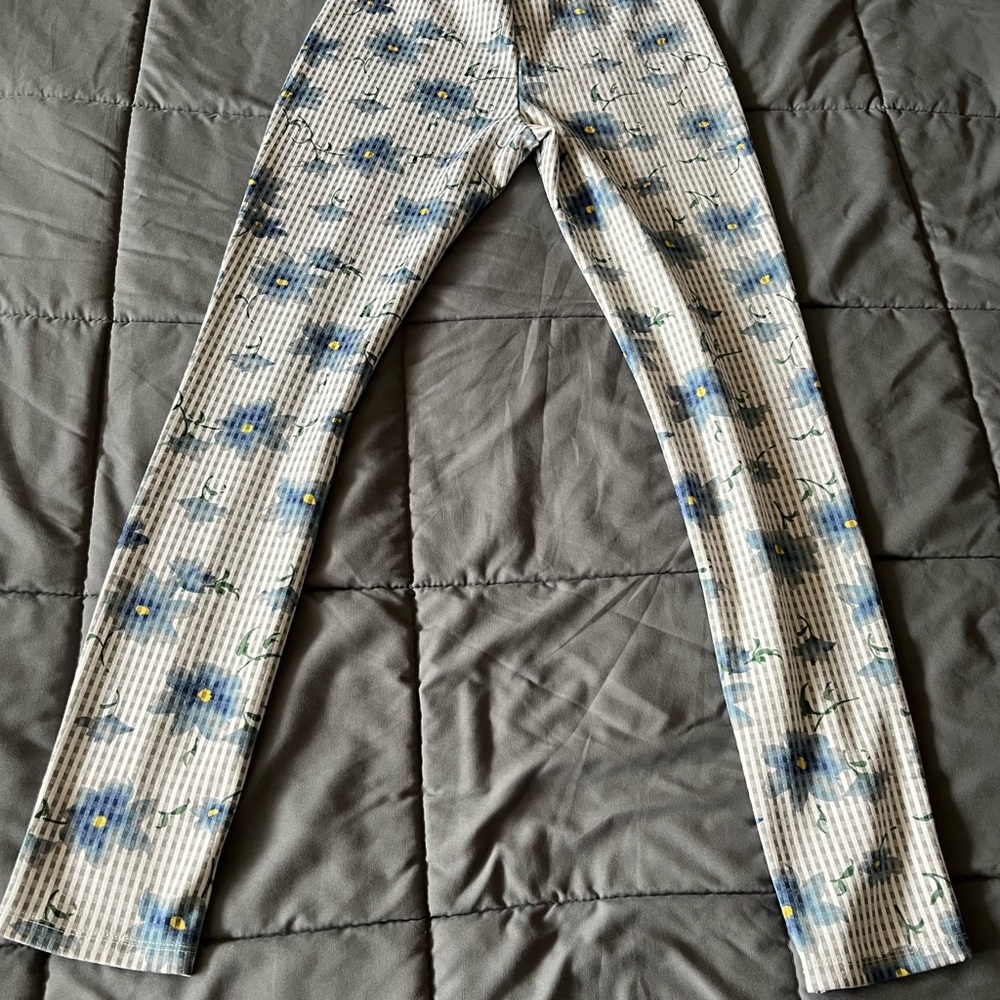 Nanette Lepore Gray and Black Striped Pants - Picture 2 of 3